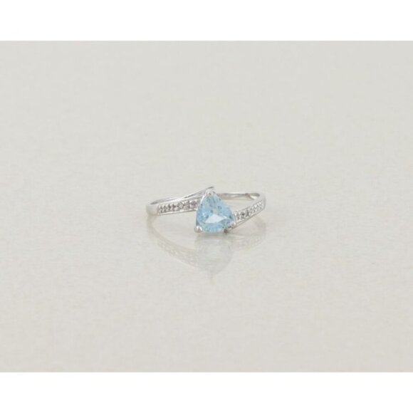 10k White Gold Natural Sky Blue Topaz Ring Size 7 1/4 - Picture 3 of 8